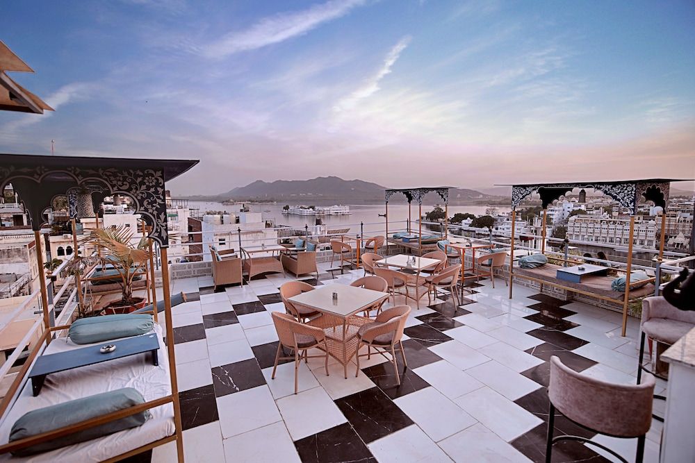The Lake View Hotel- On Lake Pichola
